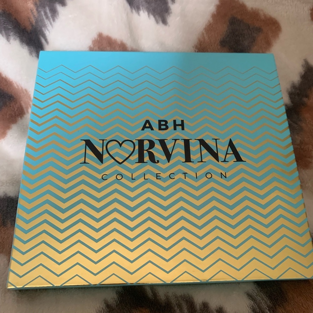 Anastasia ABH Norvina Pro Pigment Vol. 2 Eye Shadow Palette New In Box - Picture 7 of 9
